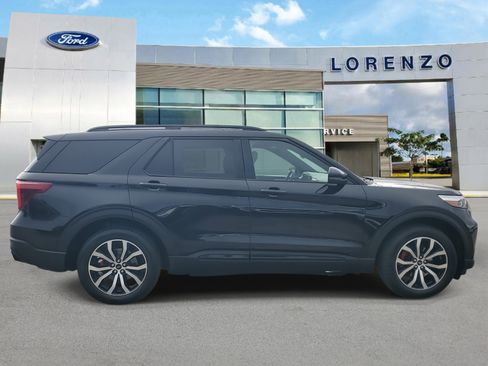 Used 2020 Ford Explorer ST image 4