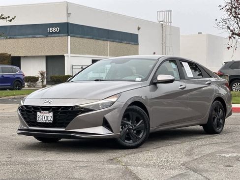 Used 2023 Hyundai Elantra SEL image 8