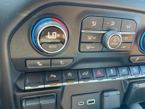 Used 2021 Chevrolet Silverado 1500 LT Trail Boss w/ Convenience Package II AWD/4WD image 10