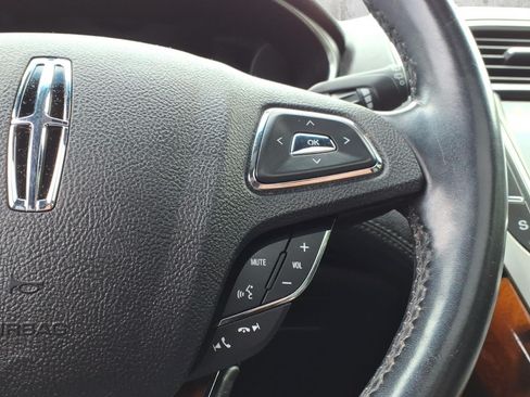 Used 2017 Lincoln MKX Select w/ Select Plus Package AWD/4WD image 21
