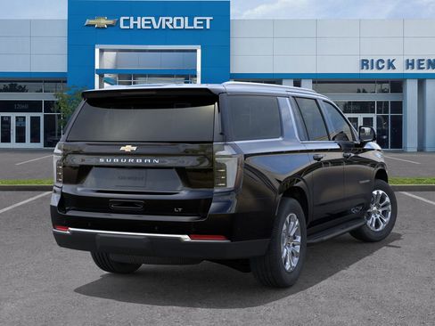 New 2026 Chevrolet Suburban LT image 6