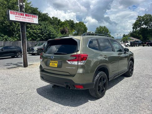 Used 2022 Subaru Forester Limited AWD/4WD image 2