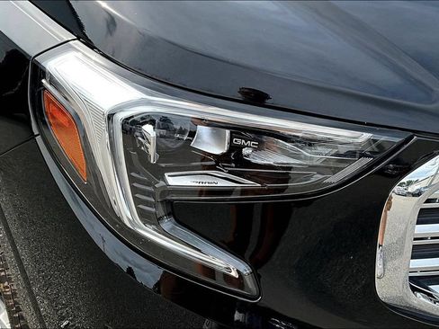 Used 2018 GMC Terrain Denali w/ Comfort Package AWD/4WD image 34