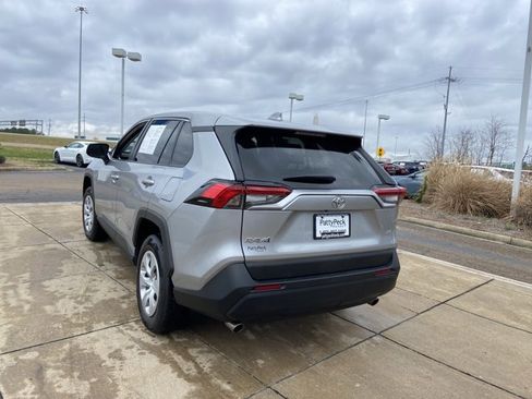 Used 2024 Toyota RAV4 LE image 8