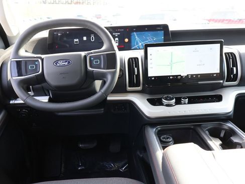 Certified 2025 Ford Expedition Active AWD/4WD image 20
