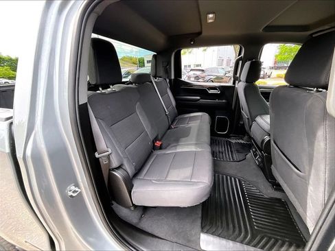 Used 2024 Chevrolet Silverado 1500 LT AWD/4WD image 16