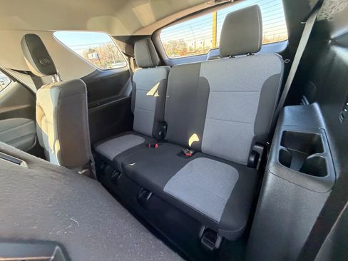 Used 2018 Chevrolet Traverse LT image 11