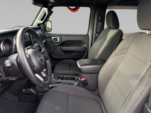 Used 2022 Jeep Wrangler Willys image 11