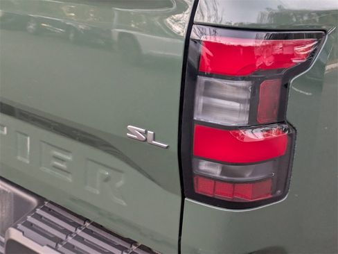 Used 2025 Nissan Frontier SL image 7