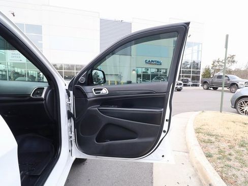 Used 2020 Jeep Grand Cherokee Altitude image 51