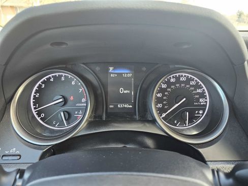 Used 2023 Toyota Camry SE image 14