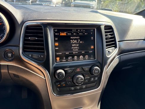 Used 2014 Jeep Grand Cherokee Limited w/ Luxury Group II image 18