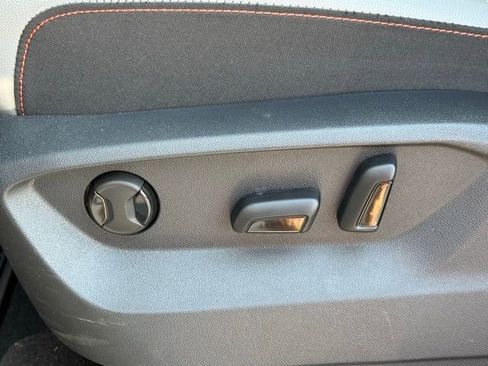 Used 2025 Volkswagen Atlas Peak Edition SE image 25