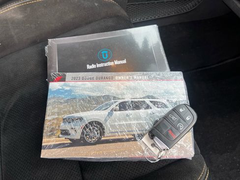 Used 2023 Dodge Durango R/T w/ Hemi Orange Plus Package image 39