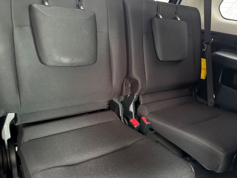 Used 2019 Toyota 4Runner SR5 AWD/4WD image 32