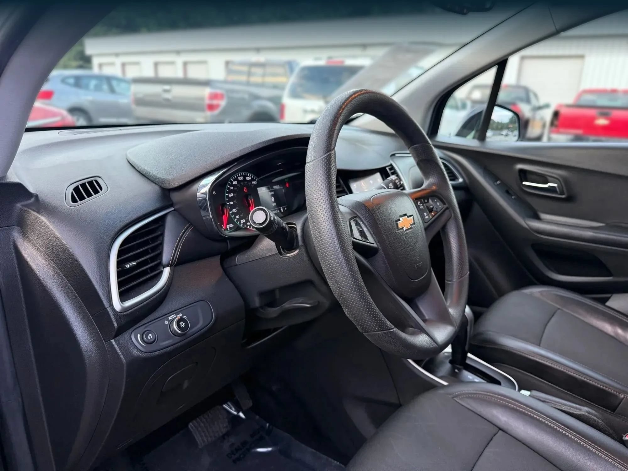Used 2021 Chevrolet Trax LT FWD image 17