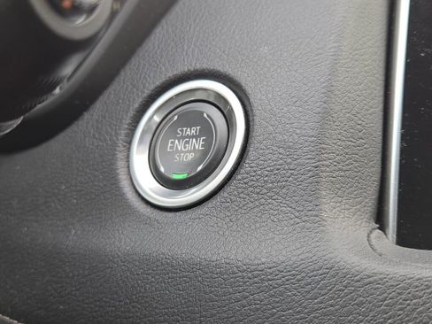 Used 2023 Cadillac XT4 Premium Luxury image 32