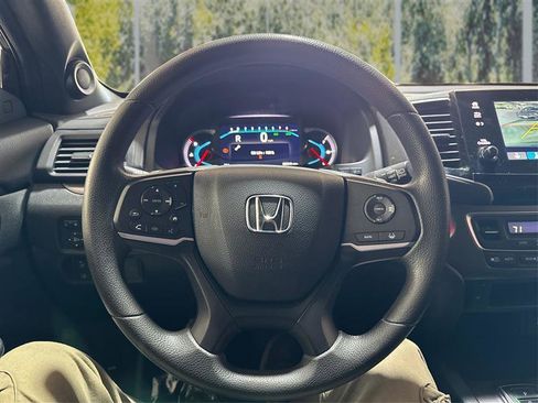 Used 2022 Honda Pilot Sport image 17