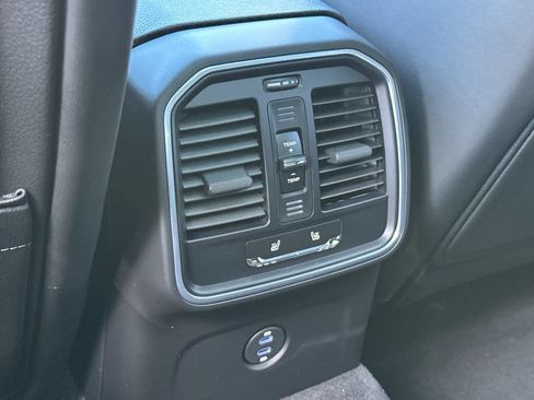 New 2026 Porsche Macan image 14