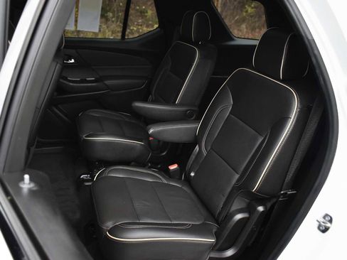 Used 2023 Chevrolet Traverse Premier w/ Redline Edition image 12