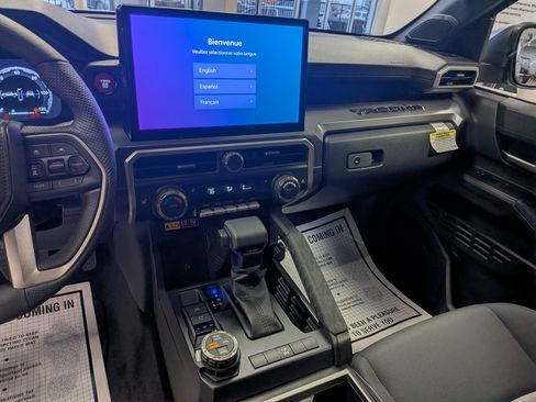 Used 2025 Toyota Tacoma Limited image 21