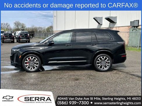 Used 2023 Cadillac XT6 Sport w/ Technology Package AWD/4WD image 2