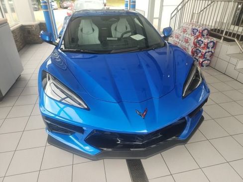 Used 2025 Chevrolet Corvette Stingray Convertible w/ 1LT RWD image 4