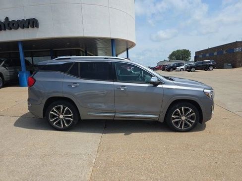 Used 2018 GMC Terrain Denali w/ Driver Alert Package II AWD/4WD image 9