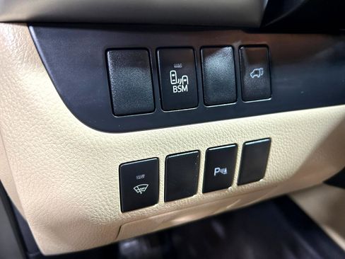 Used 2015 Toyota Highlander Limited image 11