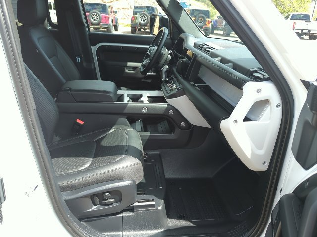 Used 2025 Land Rover Defender 110 S AWD/4WD image 19