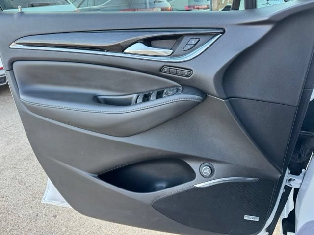 Used 2021 Buick Enclave Avenir w/ Avenir Technology Package AWD/4WD image 18