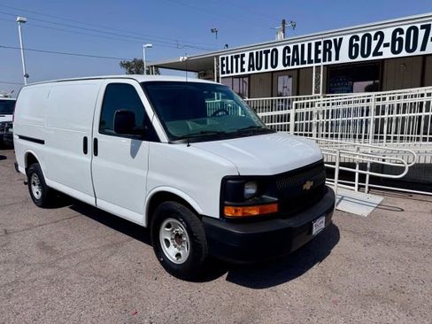 Used 2015 Chevrolet Express 2500 image 8