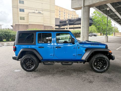 Used 2022 Jeep Wrangler Unlimited Sport AWD/4WD image 11