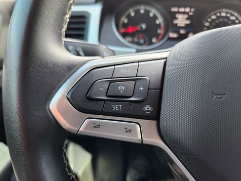 Used 2021 Volkswagen Atlas Cross Sport SE image 23