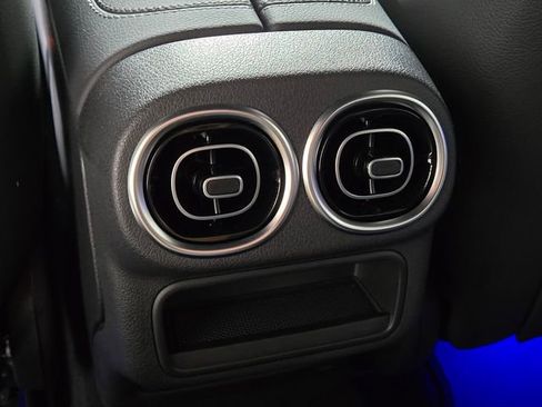 Used 2025 Mercedes-Benz GLC 300 image 15