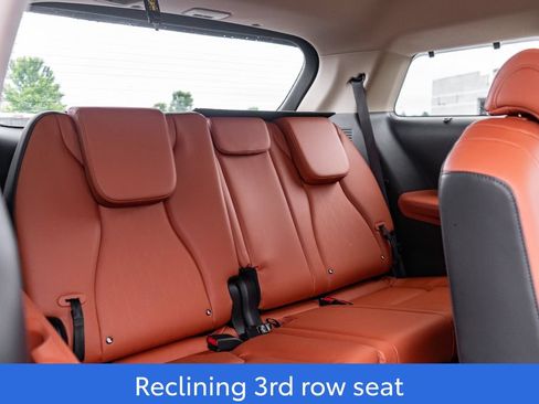 Used 2025 Kia Carnival EX FWD image 15