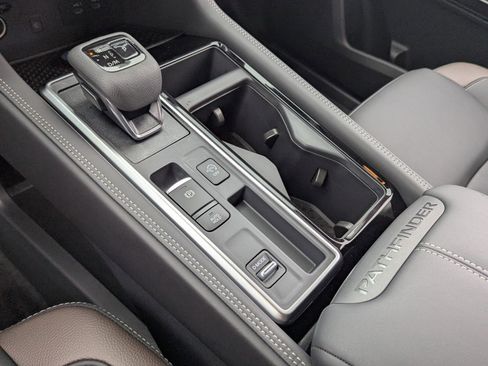 New 2026 Nissan Pathfinder Platinum FWD image 13