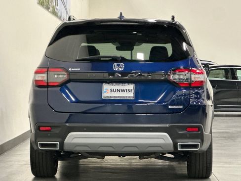 Used 2024 Honda Pilot Touring image 5