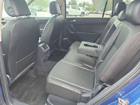 Used 2018 Volkswagen Tiguan SEL AWD/4WD image 42
