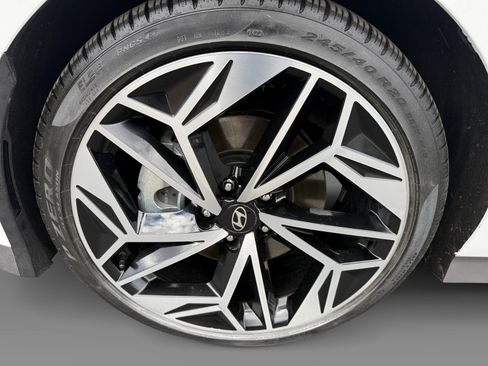 Used 2024 Hyundai Ioniq 6 SEL image 9