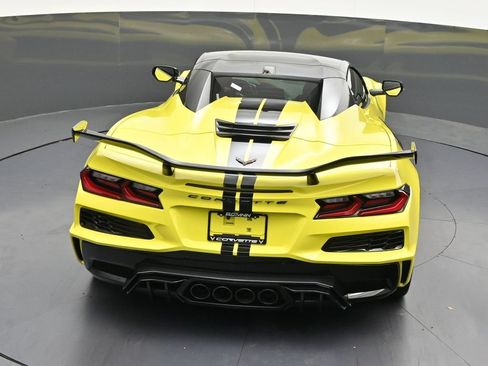 Used 2023 Chevrolet Corvette Z06 RWD image 19