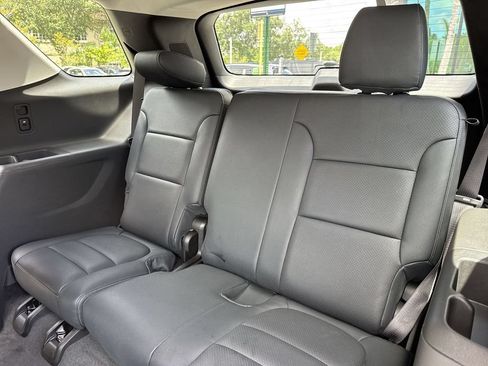 Used 2019 Chevrolet Traverse LT FWD image 38