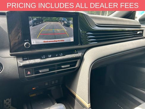 Used 2025 Toyota Camry SE FWD image 12
