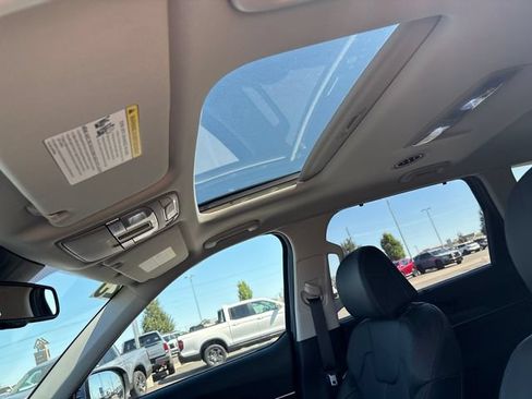 Used 2025 Kia Telluride EX w/ EX Captain's Chair Package AWD/4WD image 22