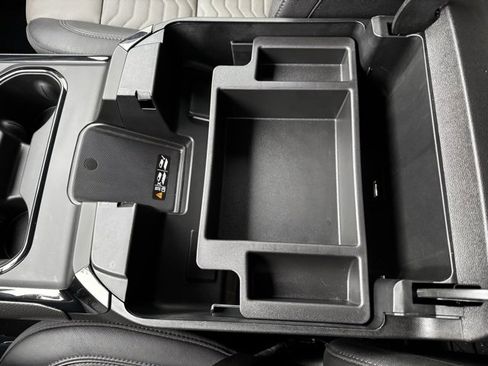 Used 2024 Chevrolet Silverado 2500 ZR2 w/ Technology Package image 21