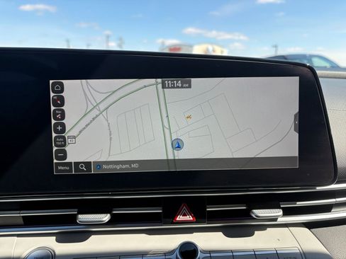 Used 2025 Hyundai Elantra Limited image 20