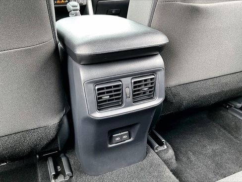 Used 2025 Toyota RAV4 XLE image 10