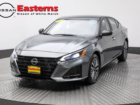 Used 2024 Nissan Altima 2.5 SV image 1
