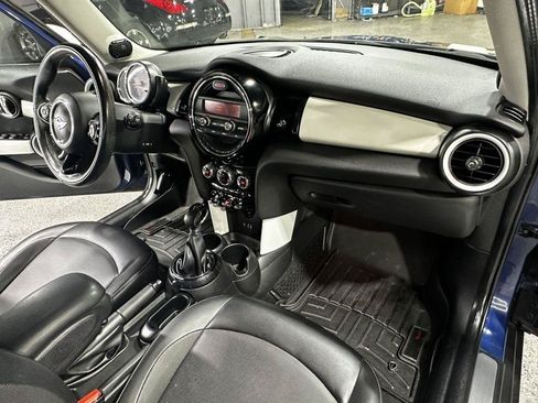 Used 2015 MINI Cooper 4-Door Hardtop FWD image 16