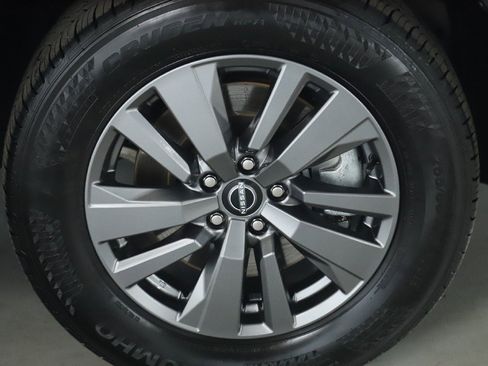 Used 2025 Nissan Pathfinder SV image 11